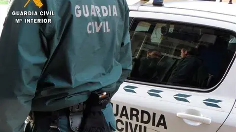 EuropaPress_2529783_agentes_guardia_civil_imagen_archivo
