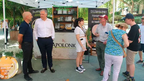 Visita-Quesos-Don-Apolonio-stand-Plaza-del-Pilar-2-(002)