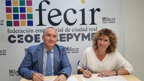 Firma de convenio entre IMPEFE y FECIR