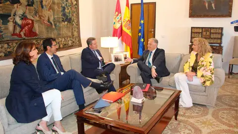 Reuni&oacute;n-Palacio-de-Fuensalida-2-(002)