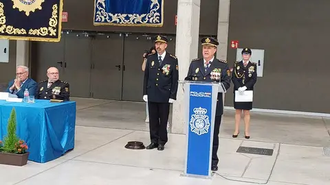 polic&iacute;a-2