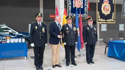 ca&ntilde;izares-policia