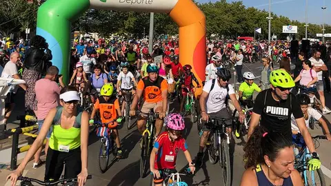 Salida-D&iacute;a-de-la-Bicicleta-(002)