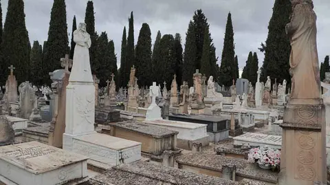 Cementerio de Valdepe&ntilde;as.