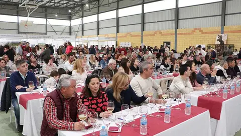 Copia-de-Asistentes-a-la-cata-maridaje-celebrada-esta-ma&ntilde;ana