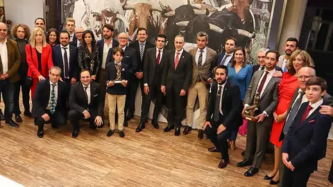 Foto-de-familia-al-t&eacute;rmino-del-acto