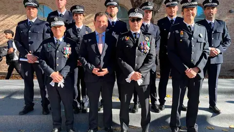 polic&iacute;as