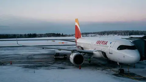 EuropaPress_5617348_avion_iberia_realiza_ruta_madrid_rovaniemi_capital_laponia