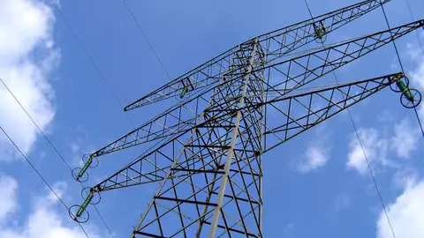 EuropaPress_5675049_lineas_alta_tension