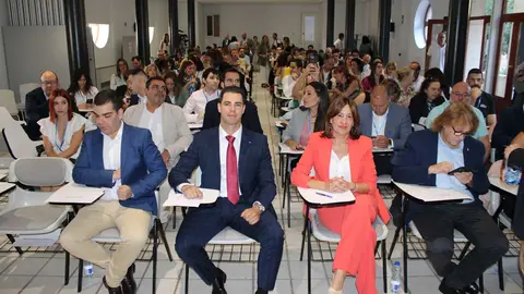 Blanca-Fern&aacute;ndez-con-jovenes-empresarios-CR-(002)