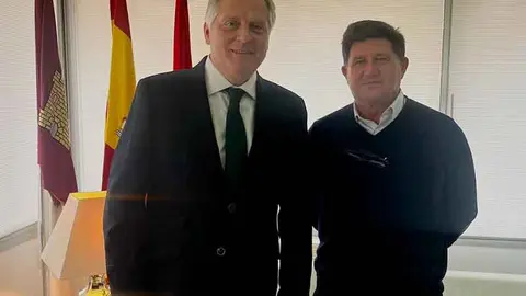 El alcalde de Ciudad Real, Francisco Ca&ntilde;izares con el alcalde de Pic&oacute;n, Rafael Rodr&iacute;guez.