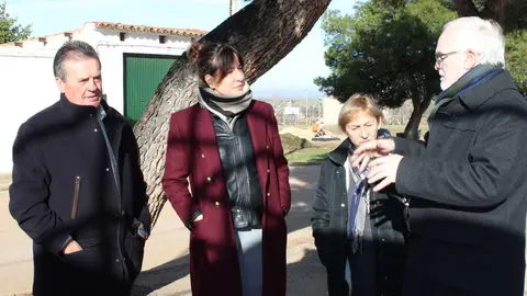 Blanca-Fern&aacute;ndez-visita-San-Carlos-del-Valle-2-(002)