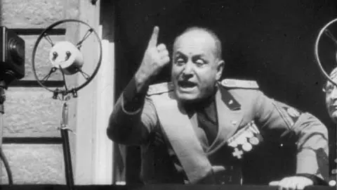 Benito Mussolini. Fuente: neversuchinnocence.com