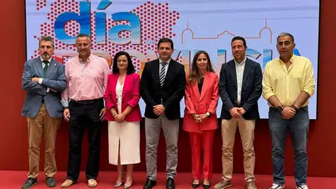 Foto de familia de la presentaci&oacute;n del D&iacute;a de la Provincia de Ciudad Real.