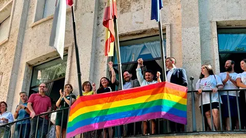 bandera-lgtbi-subdelegado