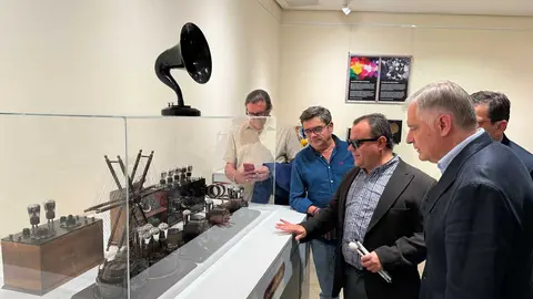 radio-2