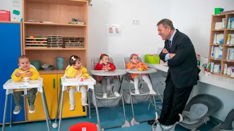 page-y-los-ni&ntilde;os