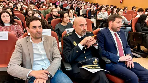 polic&iacute;a-1