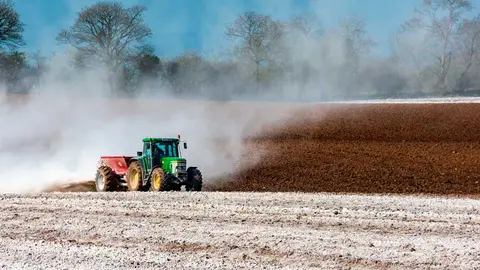 tractor-fertilizantes