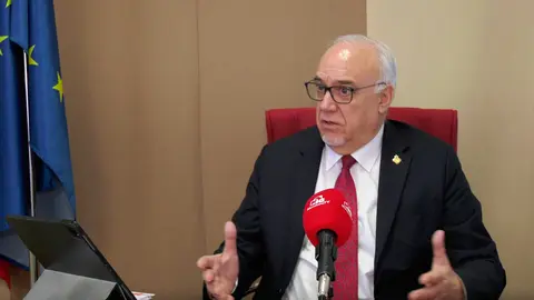 juli&aacute;n-nieva