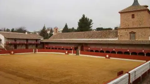 Ermita y plaza de toros de las Virtudes. Fuente: cultura.castillalamancha.es
