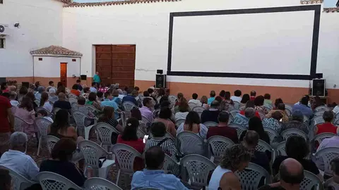 Imagen de archivo. Cine de verano