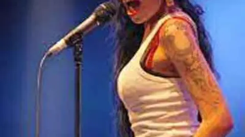 Amy Winehouse. Fuente: es.wikipedia.org