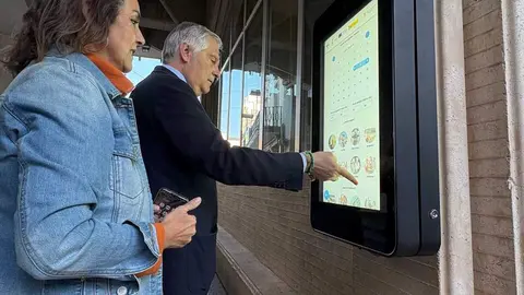 pantalla-interactiva-ia-turismo