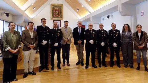polic&iacute;a-medalla-2