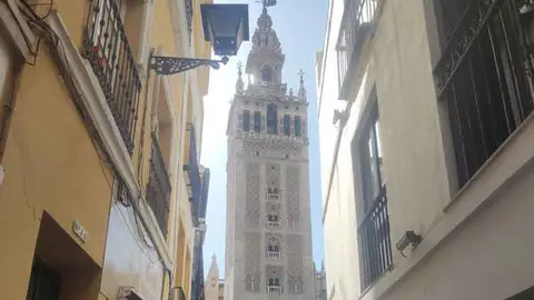 La Giralda de Sevilla. Fuente: Elaboraci&oacute;n propia