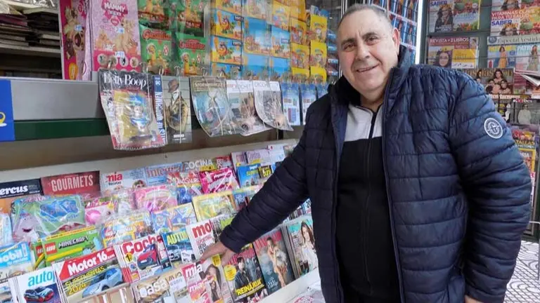 HABLAMOS CON... Esteban Bravo López-Cano: "Es muy triste que un kiosco de prensa tenga que desaparecer"