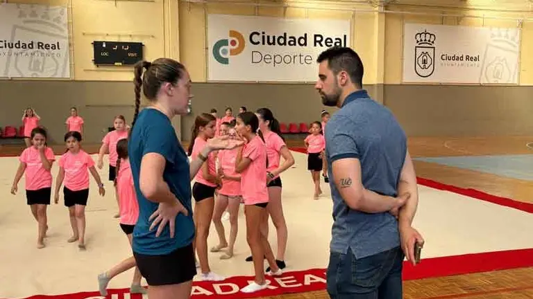Más de 140 participantes inauguran los campus municipales de patinaje y gimnasia rítmica en Ciudad Real