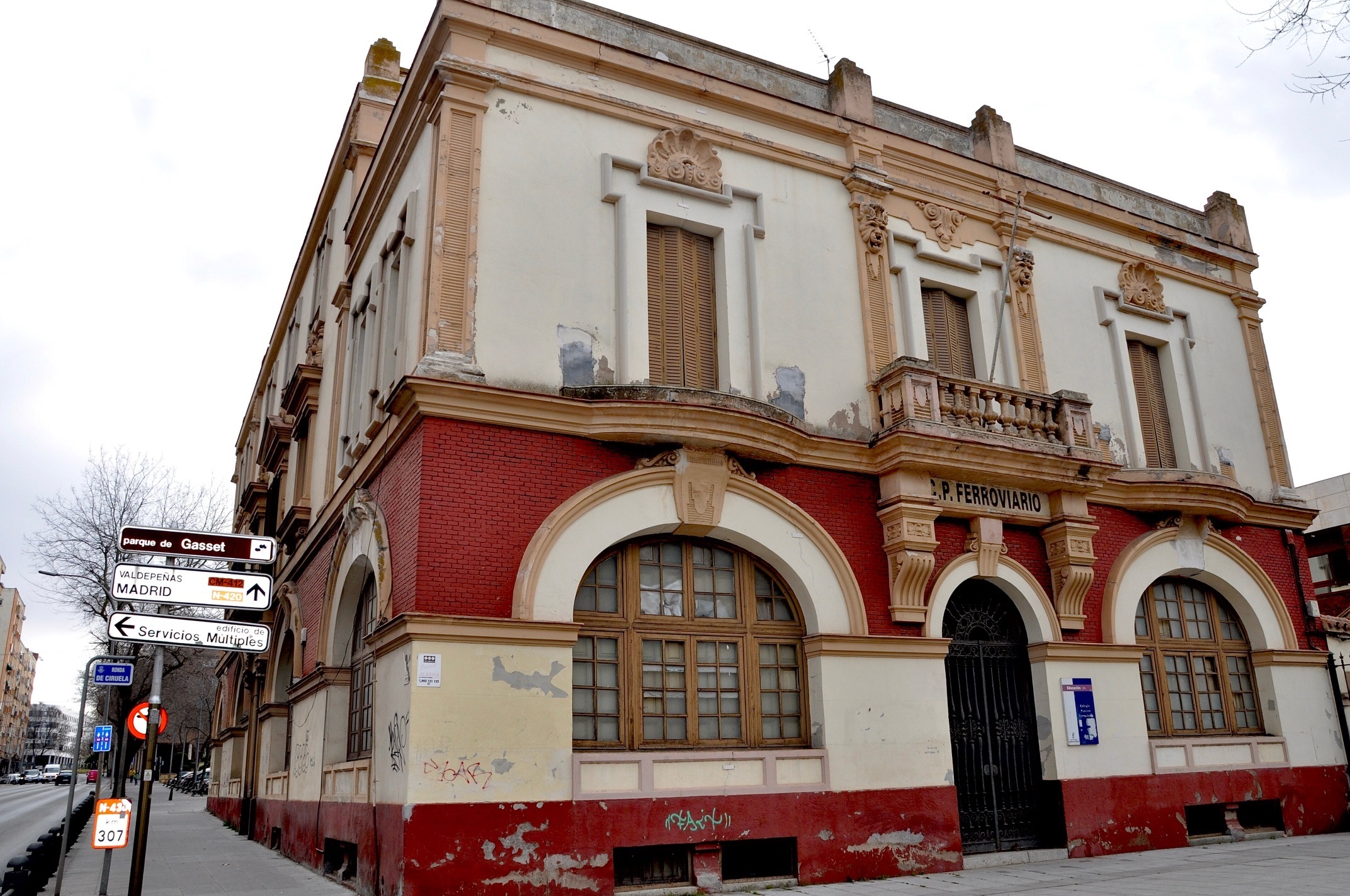 EuropaPress_4398266_pp_lamenta_edificio_ferroviario_celebre_cien_anos_puso_primera_piedra