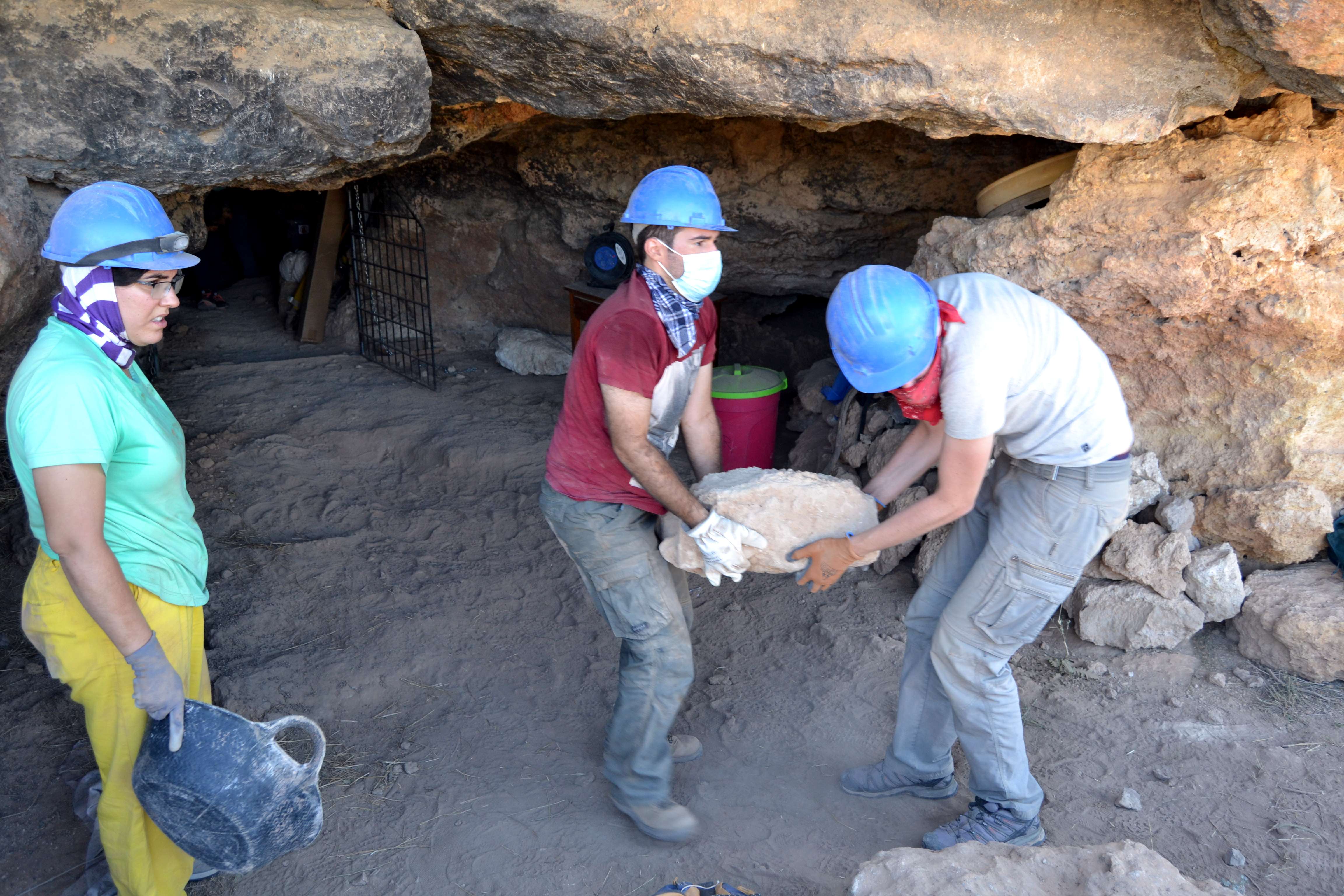 Carrizosa 4 sacando piedras toriles