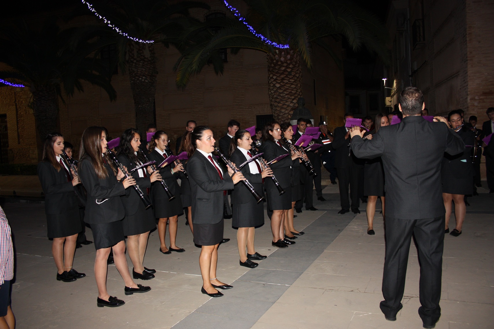 inauguración fiestas, banda tocando himno