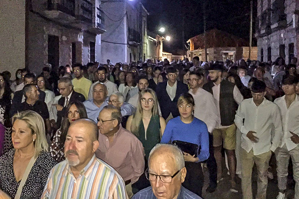 Multitudinario acompañamiento en la vuelta del patrón a las calles torteñas