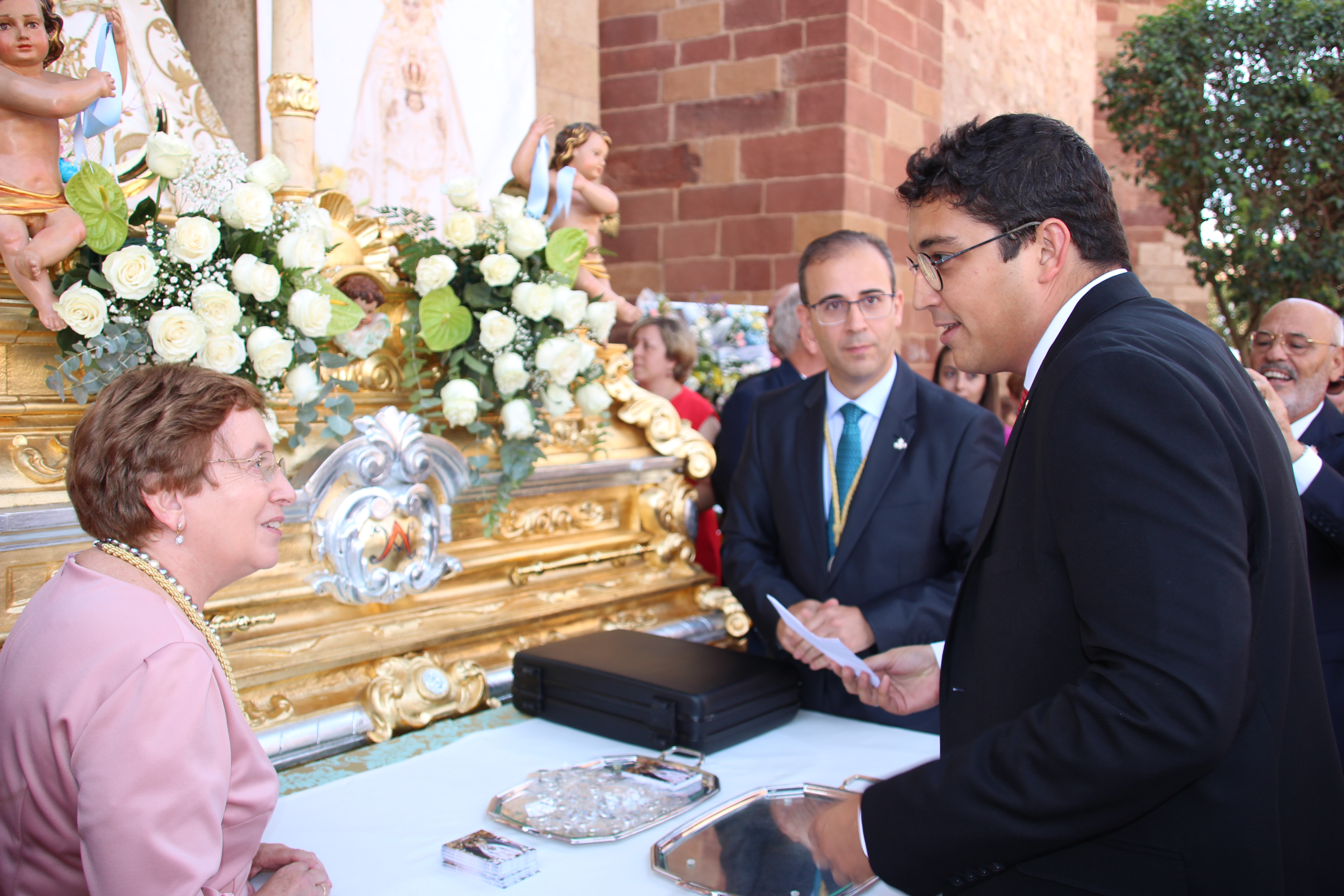 Virgen Ofrecimiento alcalde