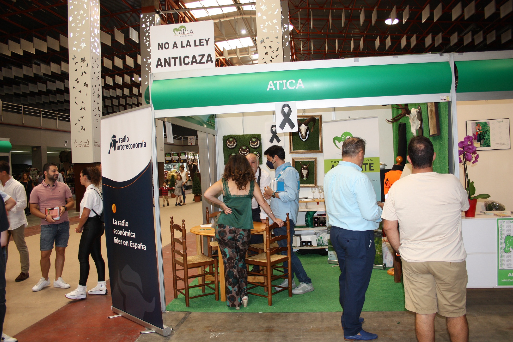 fercatur sábado, stand Atica luto