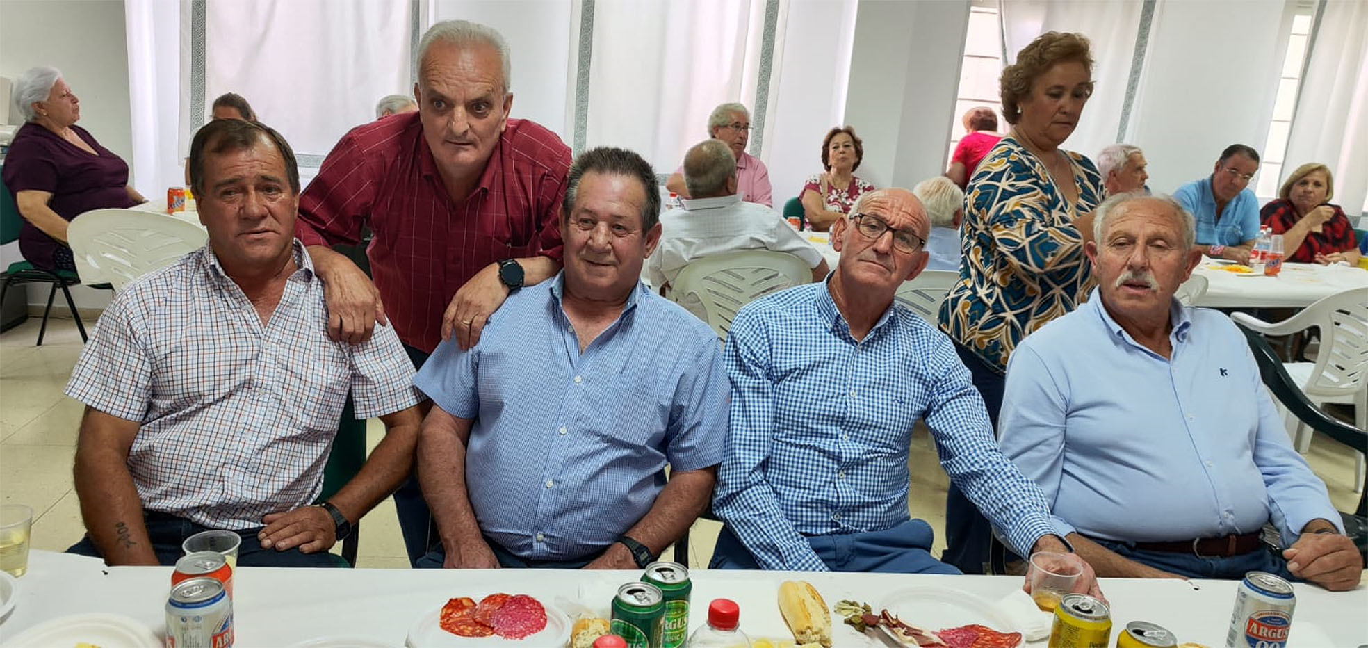 Más participantes a la merienda de confraternidad de la ‘Asociación de Jubilados Salvador del Mundo’ de Calzada de Calatrava