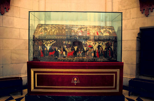 Primera arca mosaica del siglo XIII con los restos de San Isidro

                                                                                                                  Fuente: es.wikipedia.org