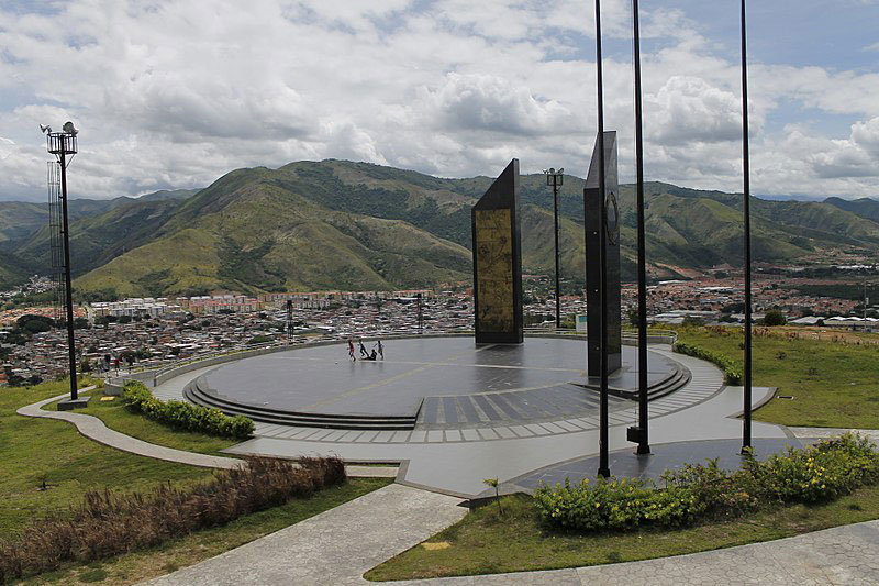 Monumento a la juventud en conmemoración a la batalla de la Victoria. Fuente: es.wikipedia.org