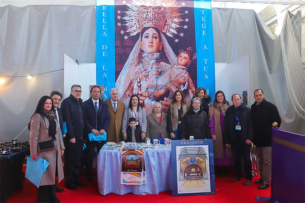 En-el-stand-de-la-Virgen-de-la-Estrella-de-la-pedanía-de-La-Viñuela