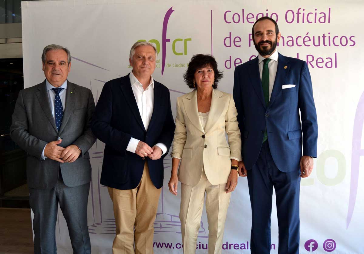 4-COFCR-saludo-previo-del-Alcalde-Cañizares-(002)