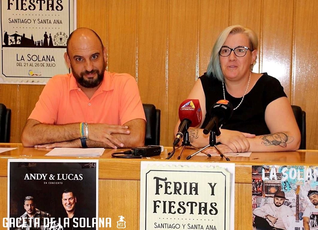 Santiago López y Ángela Notario en la presentación de los festejos