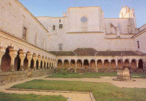 “Claustro de los Mártires”. Fuente: es.wikipedia.org