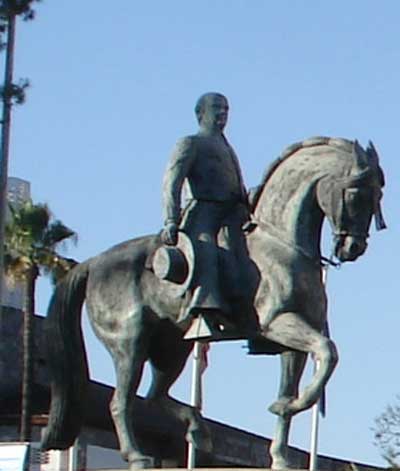 Monumento a Álvaro Domecq en Jerez de la Frontera (Cádiz). Fuente: es.wikipedia.org