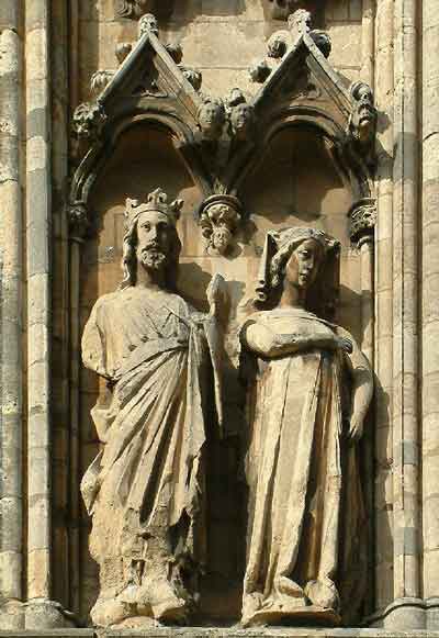 Leonor de Castilla junto Eduardo I, en la Catedral de Lincoln. Fuente: es.wikipedia.org