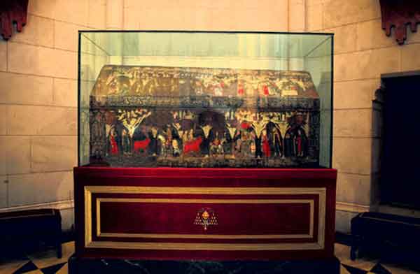 Primera arca mosaica del siglo XIII con los restos de San Isidro. Fuente: es.wikipedia.org