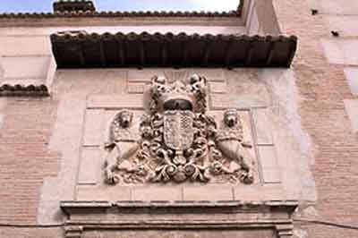Escudo de los Condes de Valdeparaiso en el Convento de la Encarnación. Fuente: es.wikipedia.org
