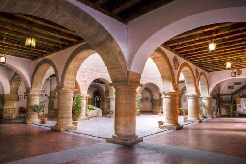 Patio de la Alhóndiga. Fuente: lavidasondosviajes.com
